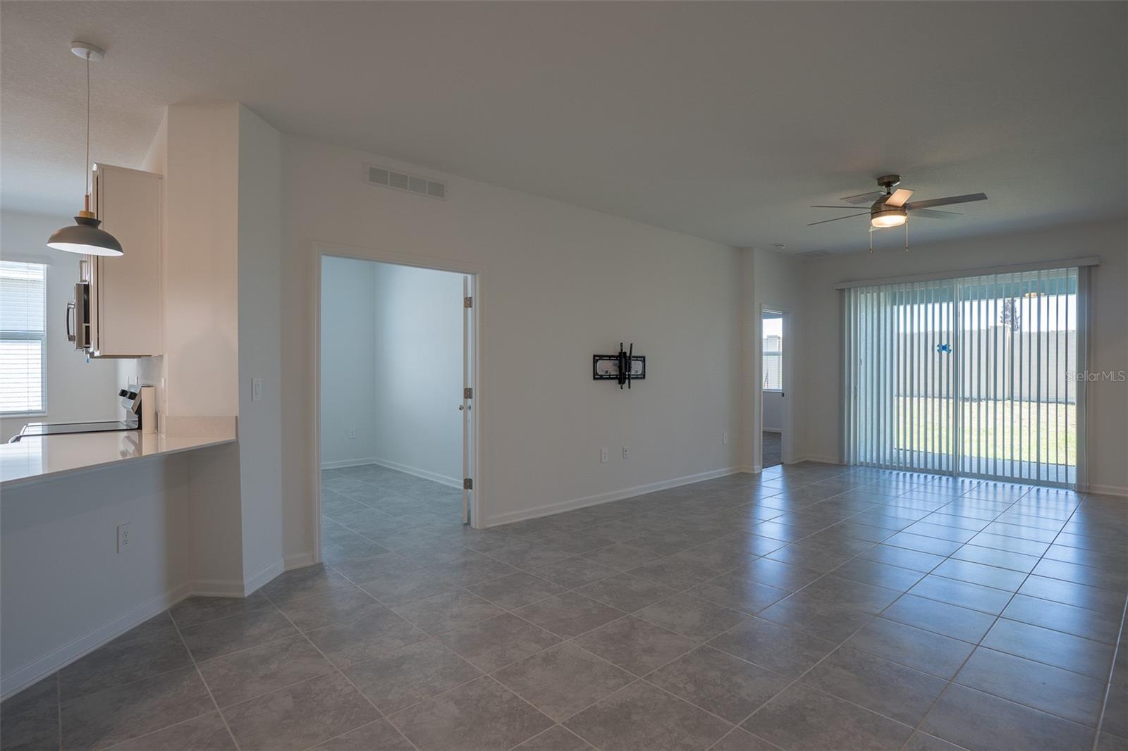 CASCADES PH 1A & 1B - Residential Lease