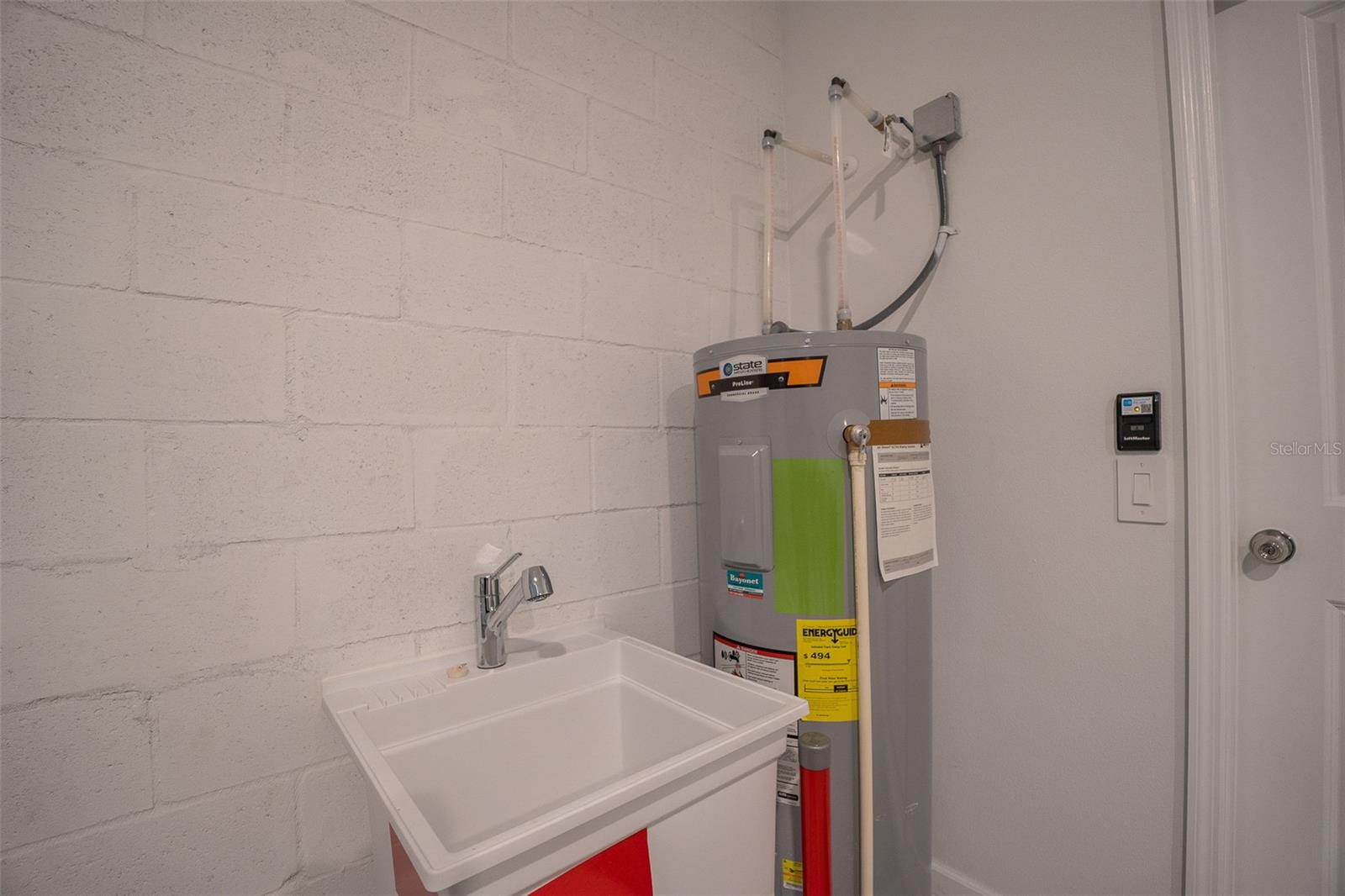 CASCADES PH 1A & 1B - Residential Lease