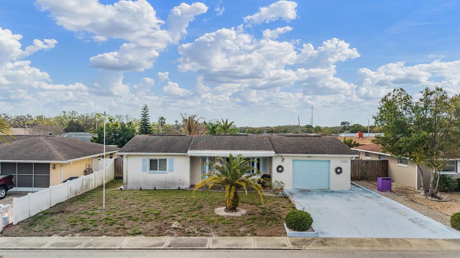 COLONIAL HILLS - Residential