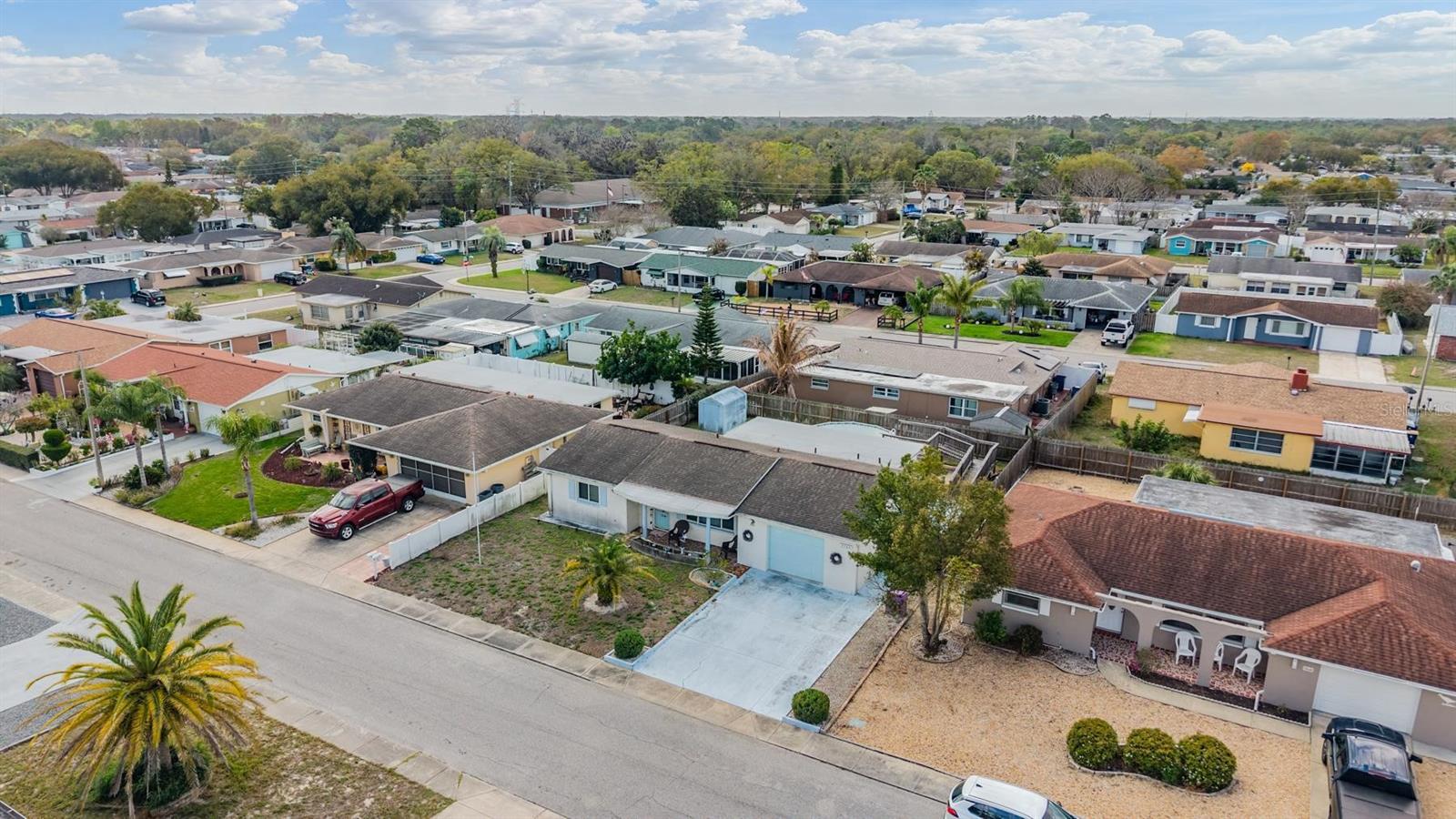 COLONIAL HILLS - Residential