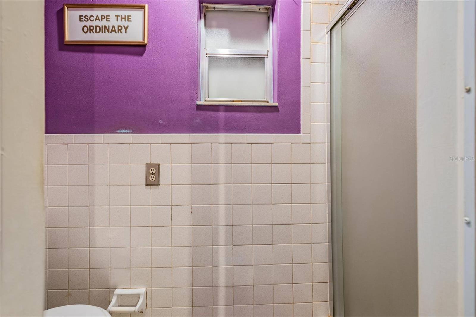 COLONIAL HILLS - Residential