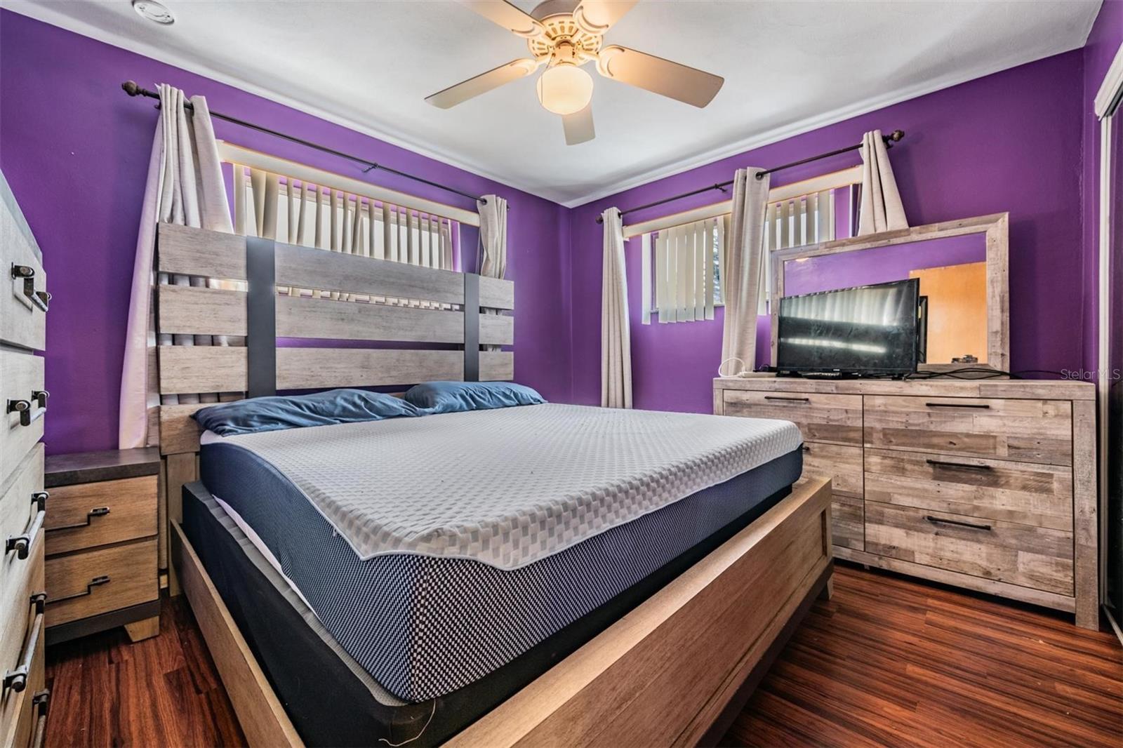 COLONIAL HILLS - Residential