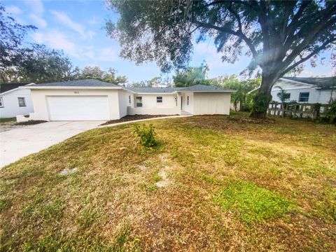 Photo of 7812 N 53rd Street, Tampa, FL 33617 (MLS # O6335449)
