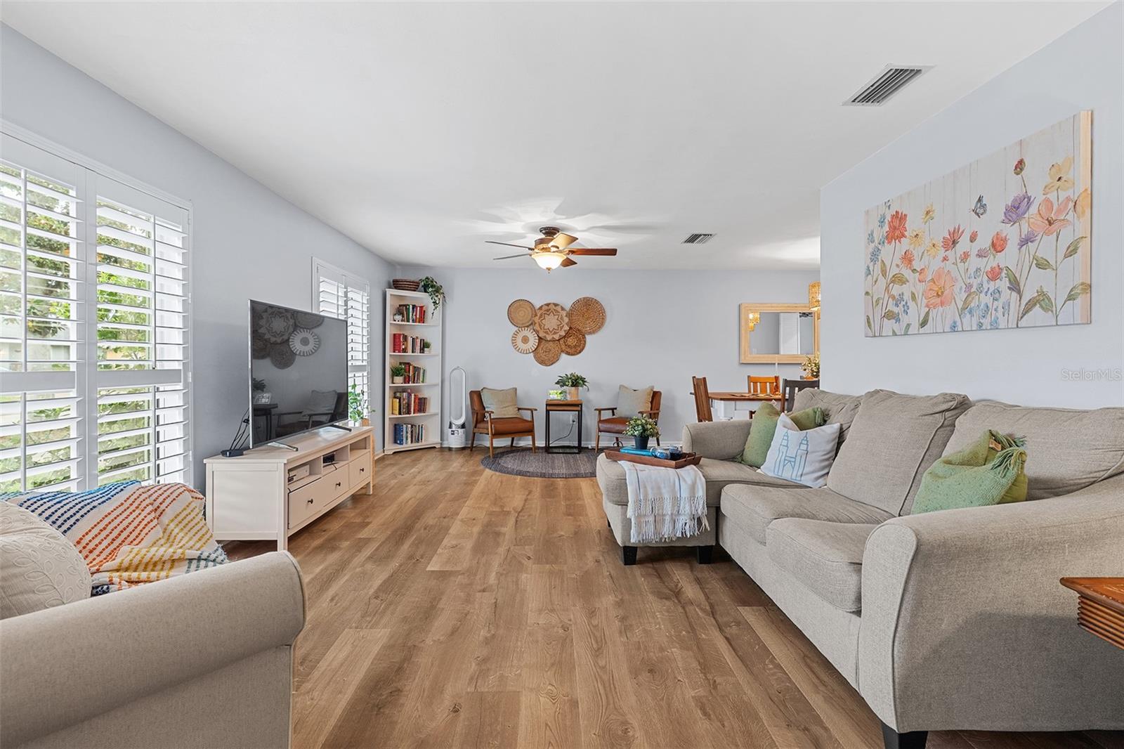 3031 DEMARET DR