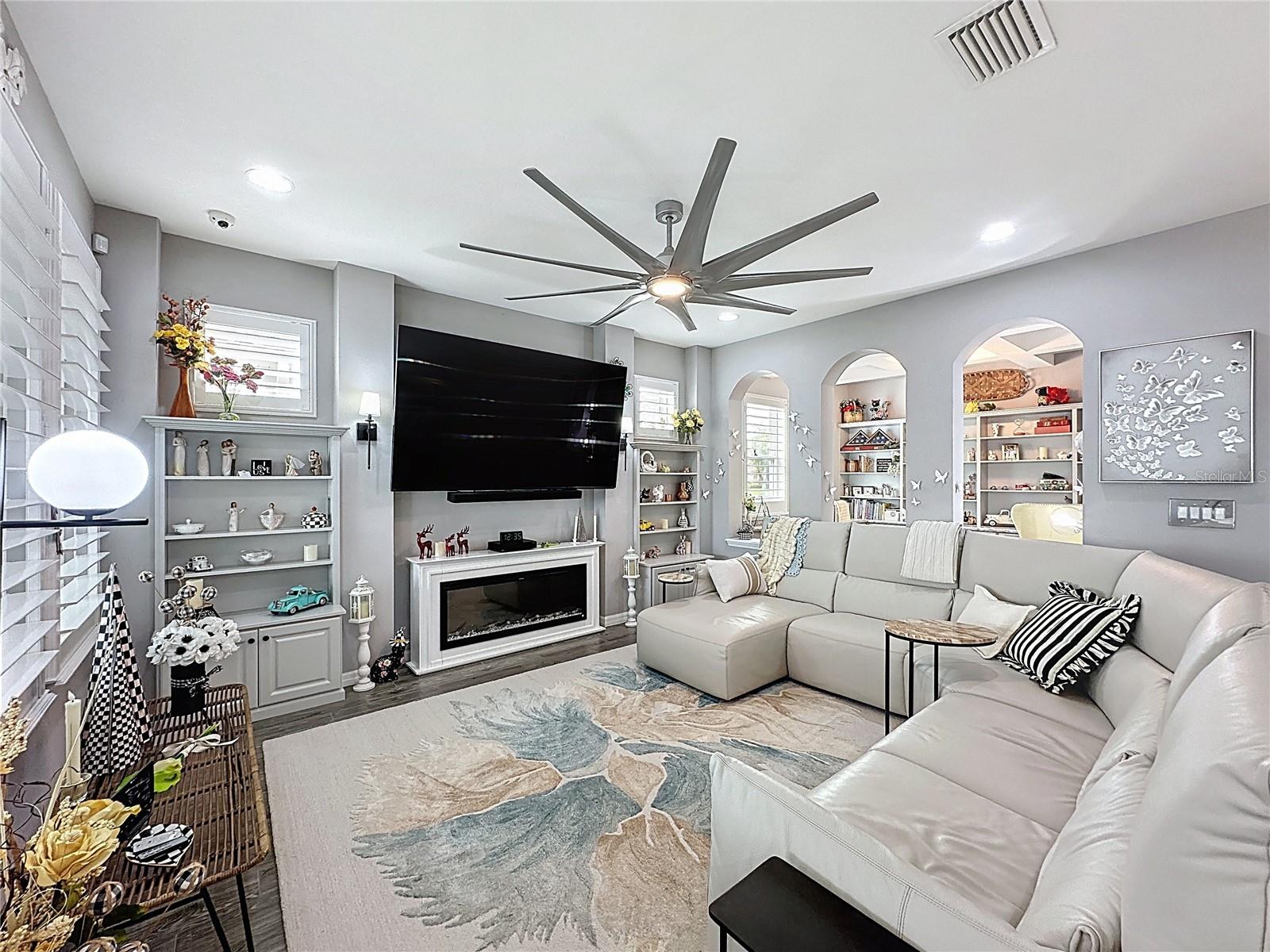 CASCADES OF GROVELAND (TRILOGY) - Residential