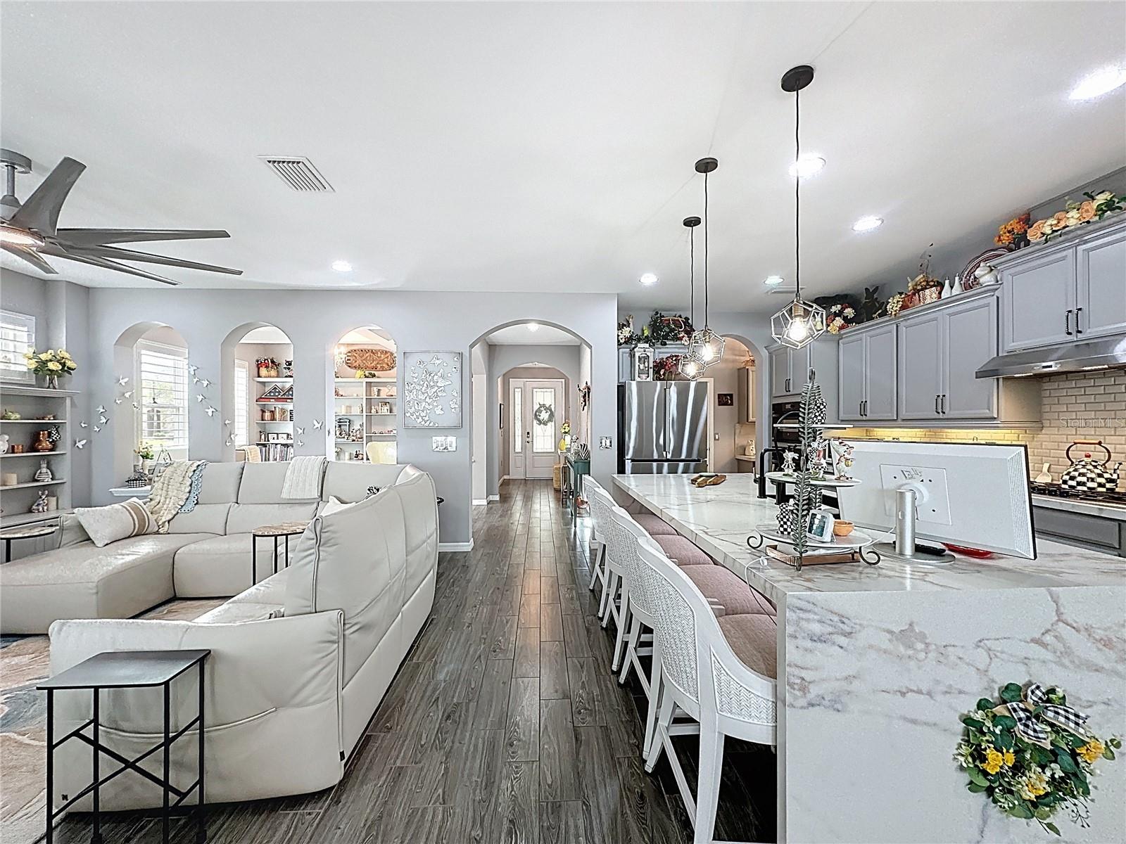 CASCADES OF GROVELAND (TRILOGY) - Residential