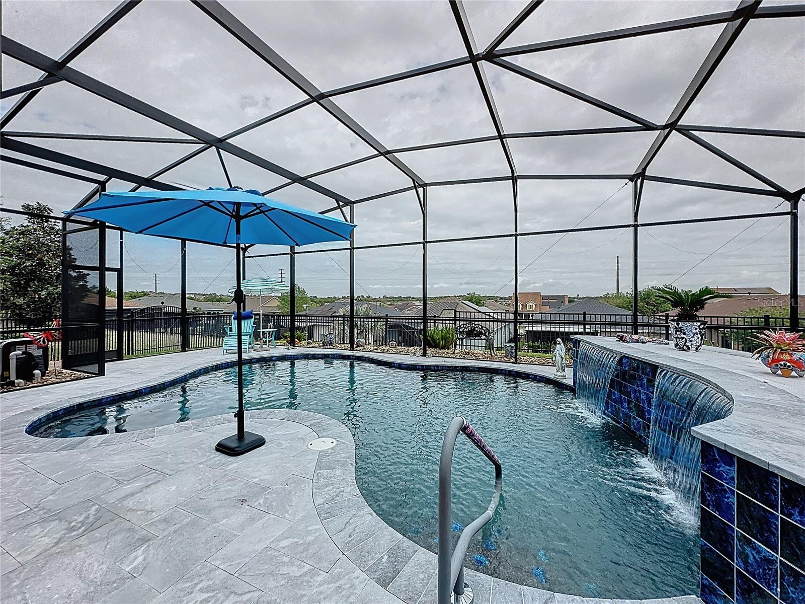CASCADES OF GROVELAND (TRILOGY) - Residential