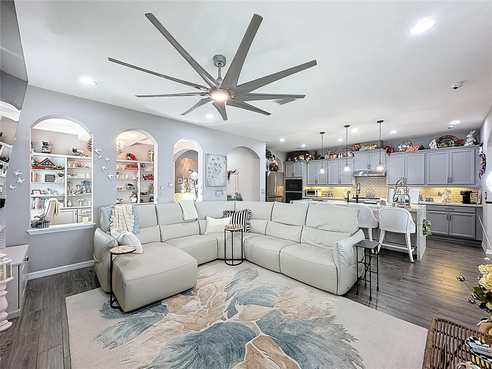 CASCADES OF GROVELAND (TRILOGY) - Residential