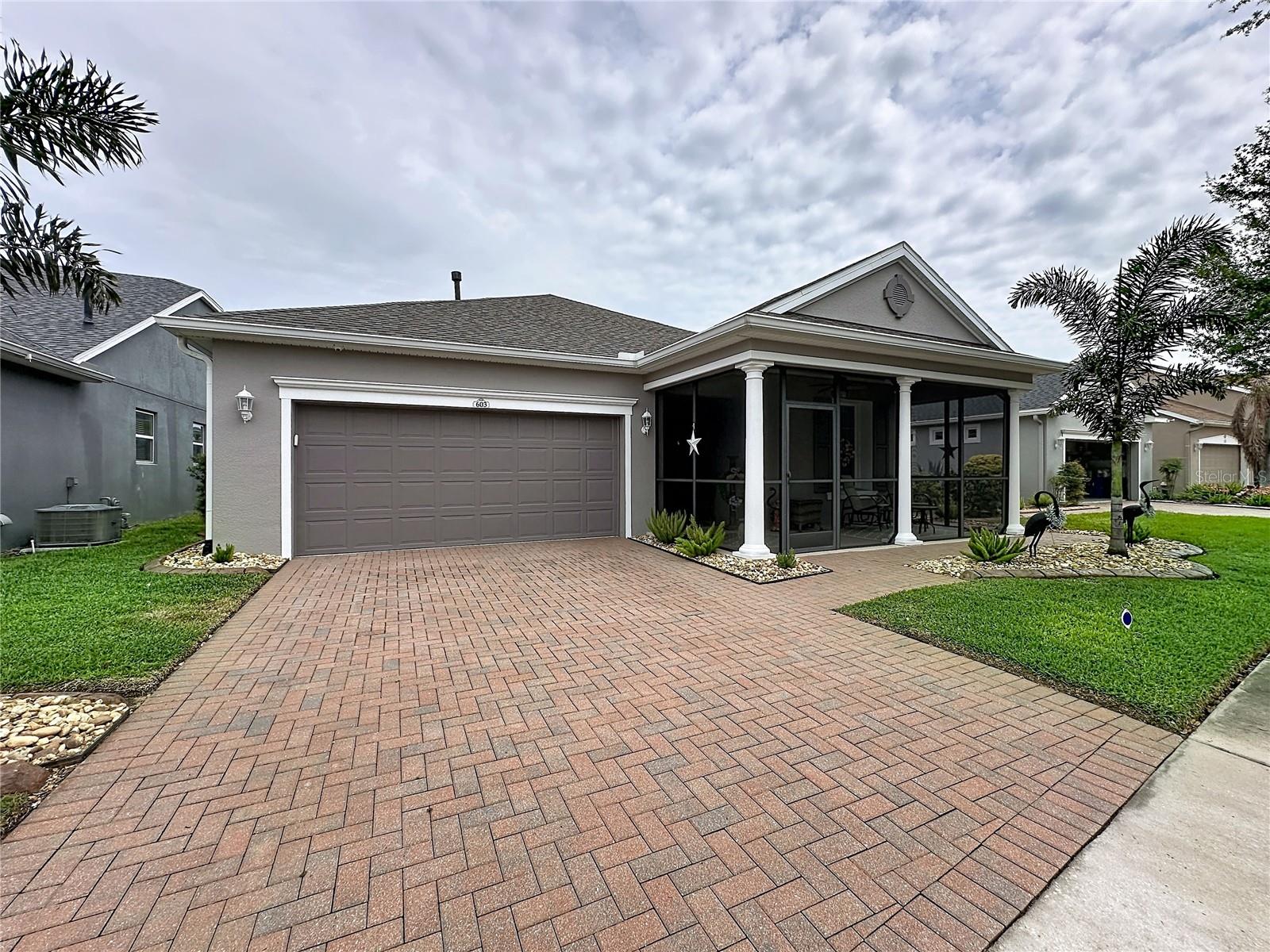 CASCADES OF GROVELAND (TRILOGY) - Residential