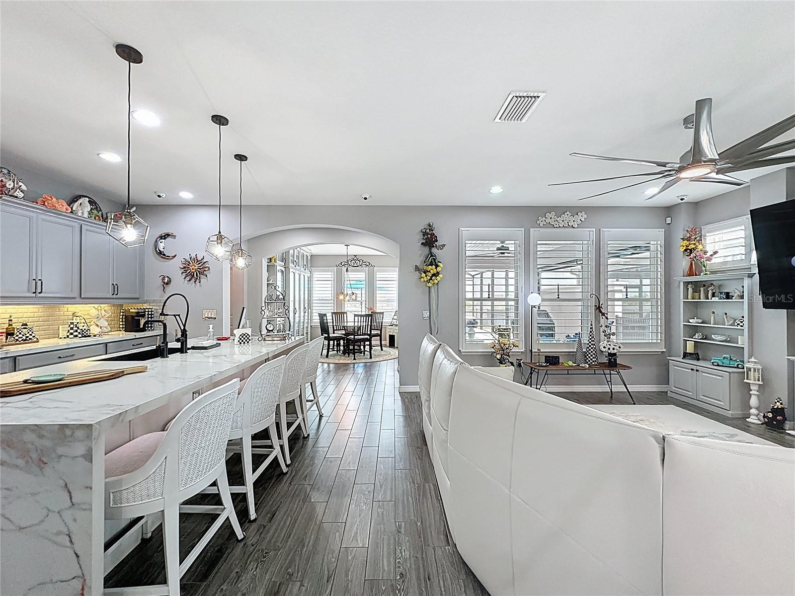 CASCADES OF GROVELAND (TRILOGY) - Residential