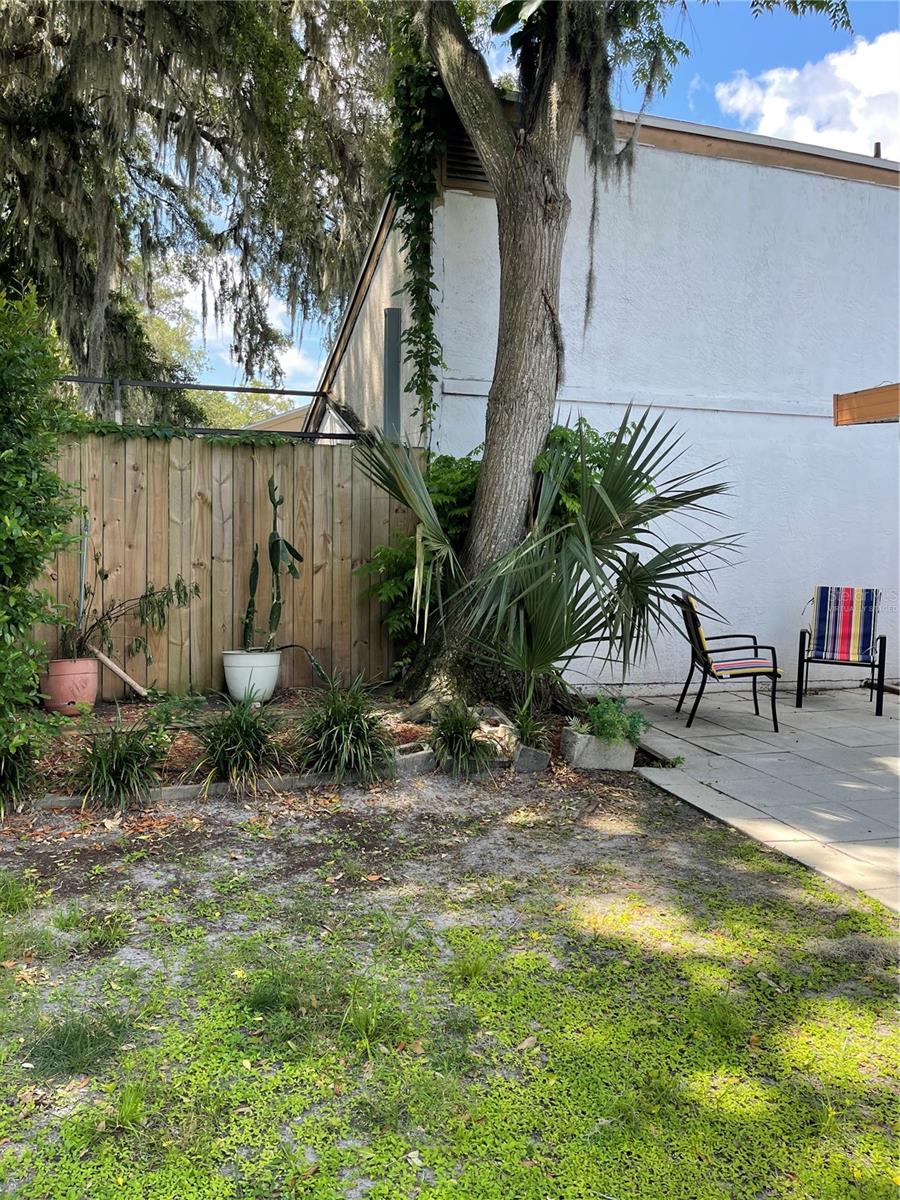 FAWN OAKS VILLAGE SUB - Residential Lease