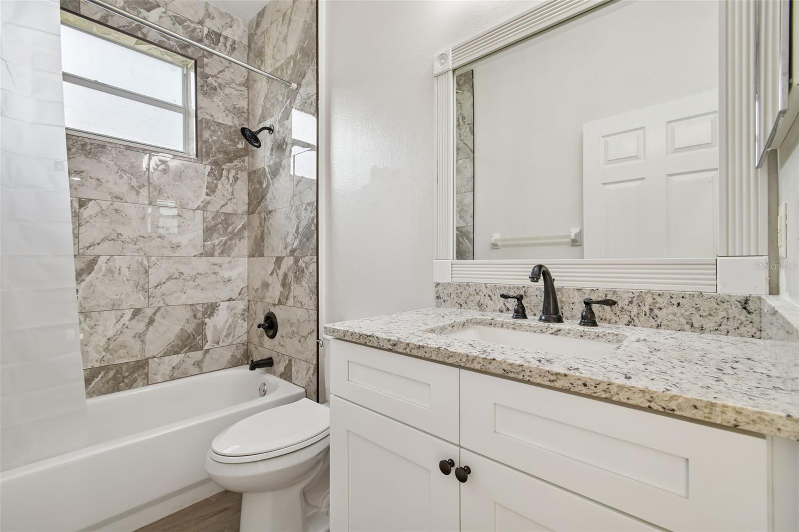 RIVER HILLS COUNTRY CLUB PARCE - Residential Lease