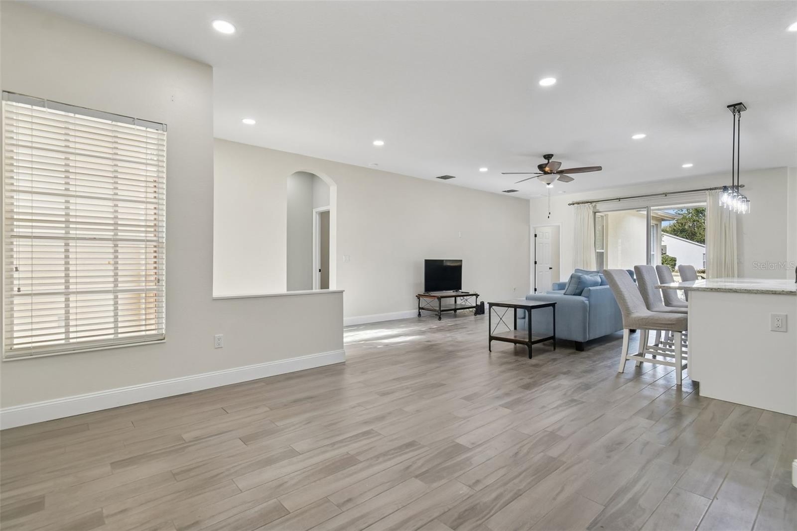 RIVER HILLS COUNTRY CLUB PARCE - Residential Lease