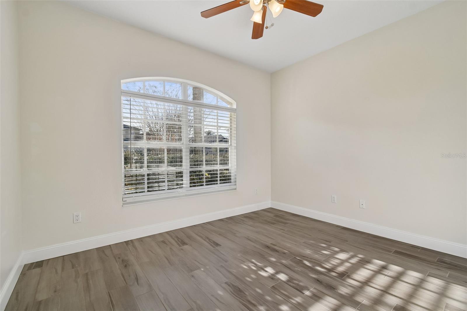 RIVER HILLS COUNTRY CLUB PARCE - Residential Lease