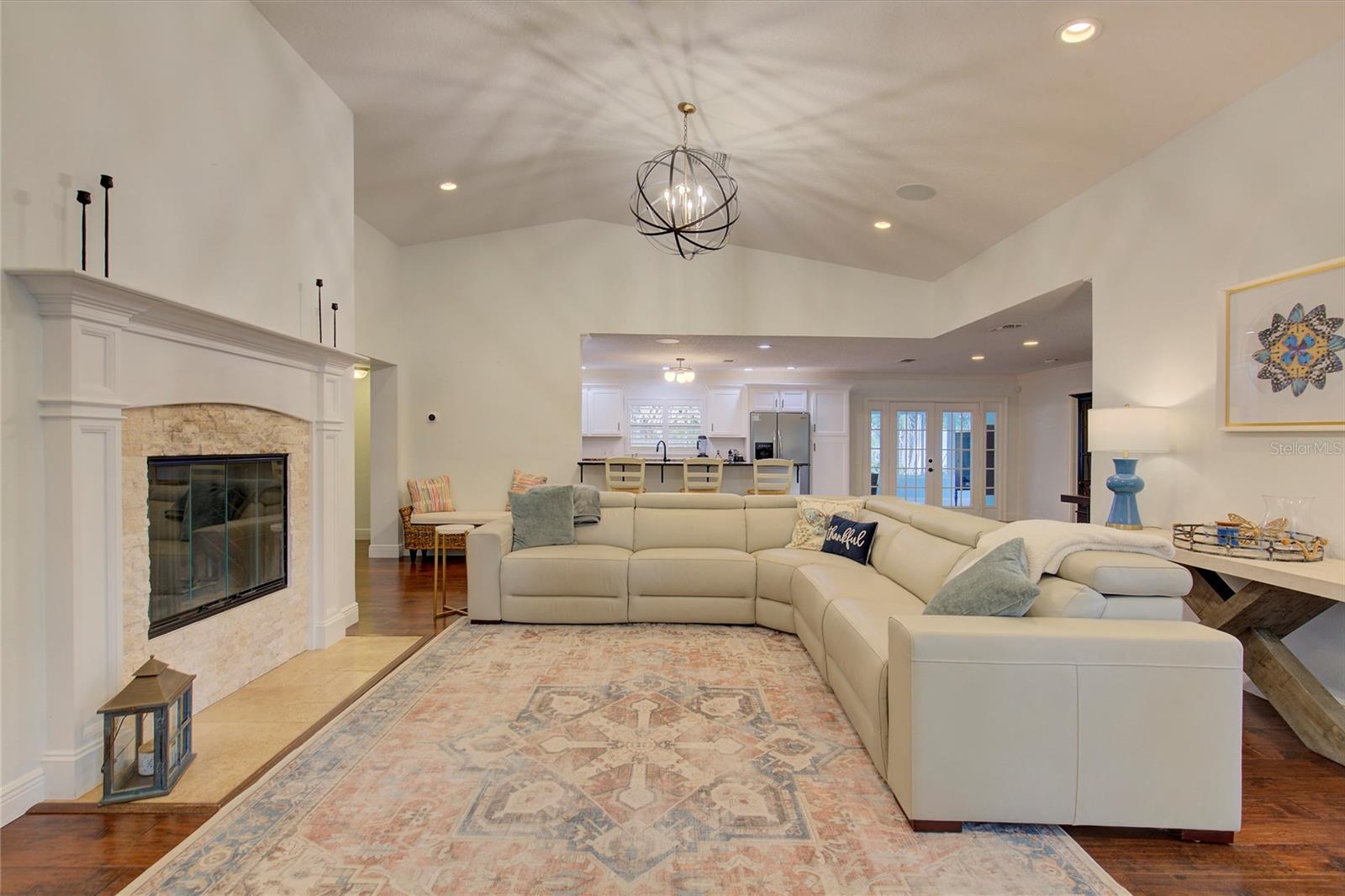 14 EVONAIRE CIRCLE