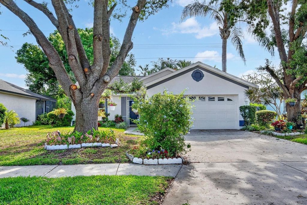 Photo of 4913 72nd Court E, Bradenton, FL 34203 (MLS # A4690014)