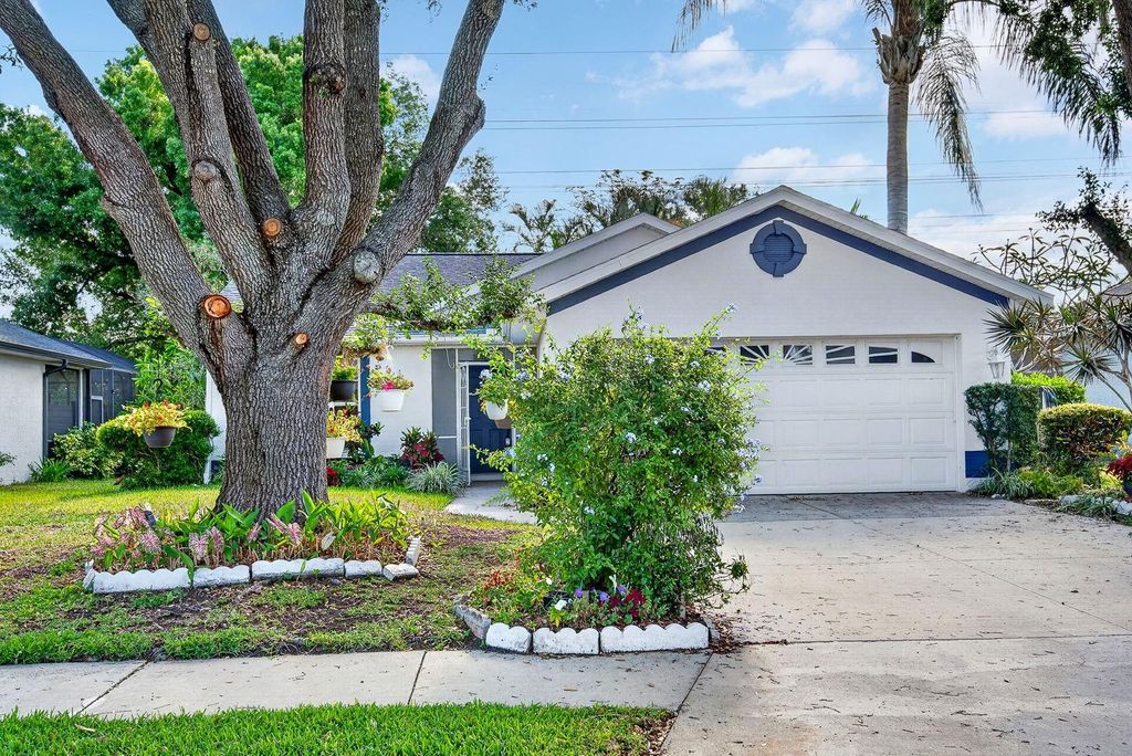 Photo of 4913 72nd Court E, Bradenton, FL 34203 (MLS # A4690014)