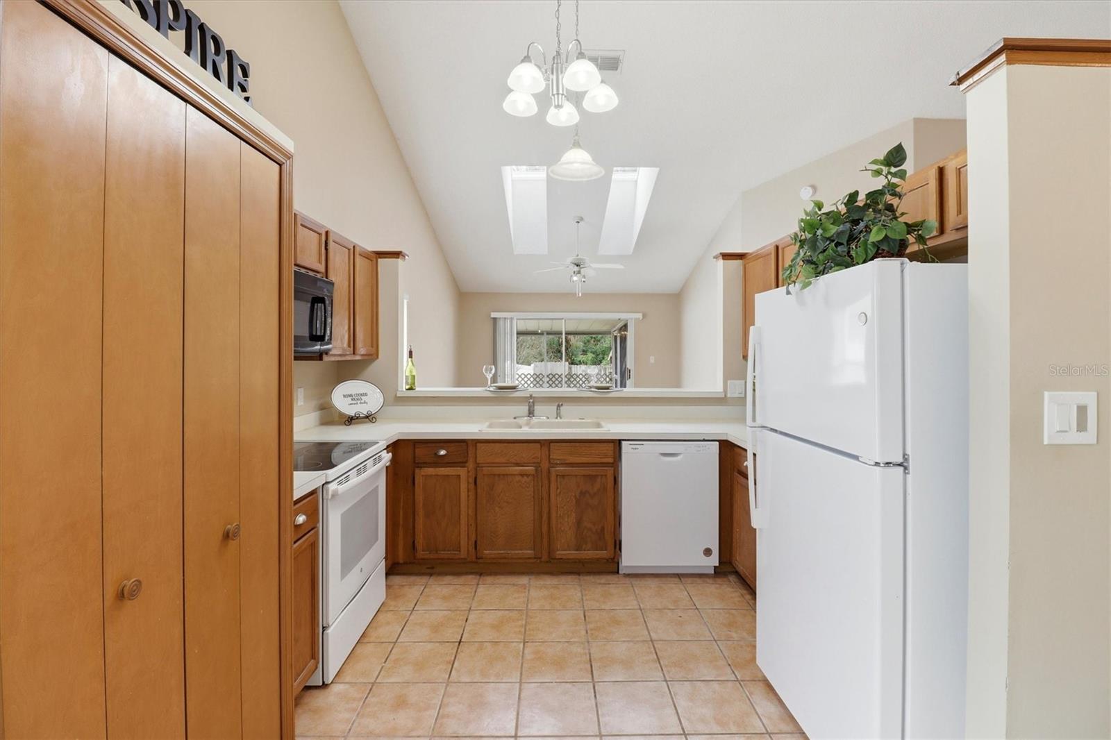 CROSSINGS REMINGTON OAKS AT - Residential