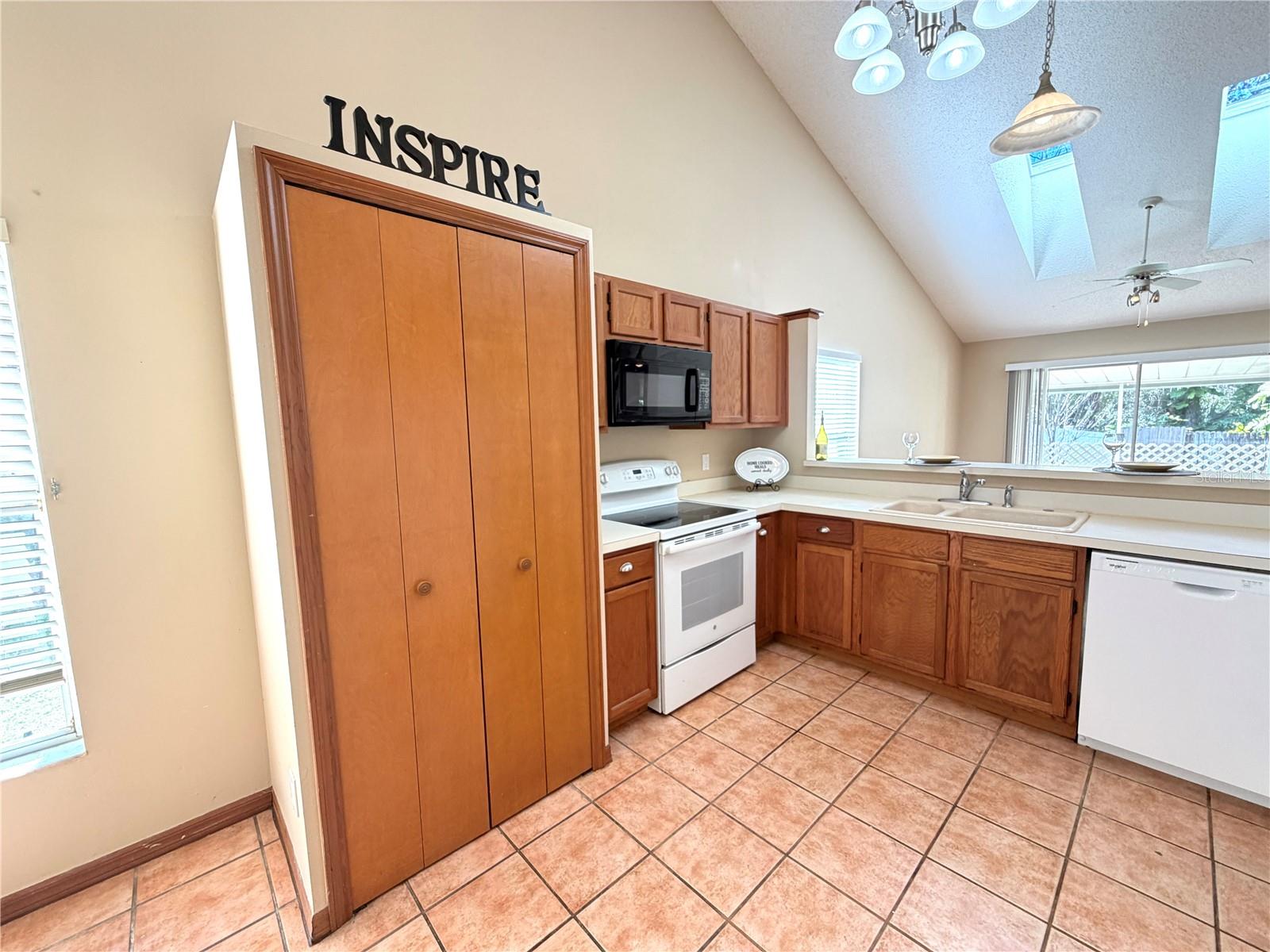 CROSSINGS REMINGTON OAKS AT - Residential