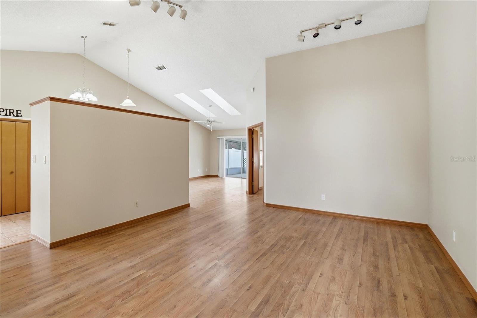 CROSSINGS REMINGTON OAKS AT - Residential