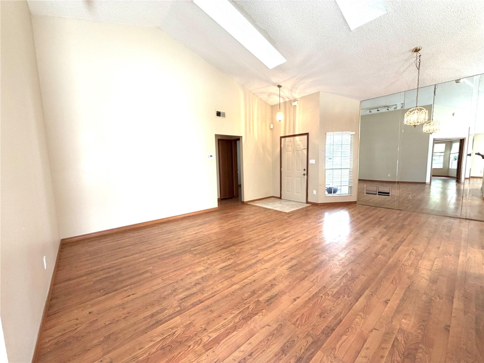 CROSSINGS REMINGTON OAKS AT - Residential