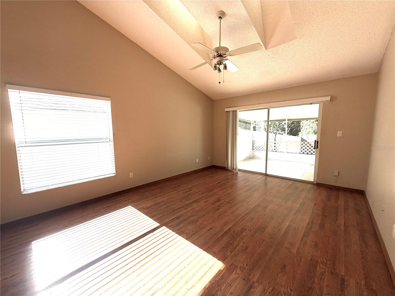 CROSSINGS REMINGTON OAKS AT - Residential