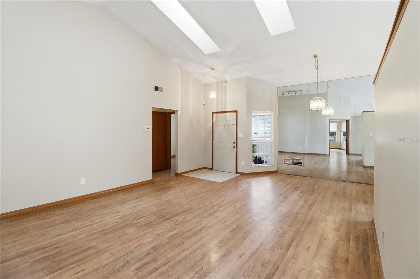 CROSSINGS REMINGTON OAKS AT - Residential