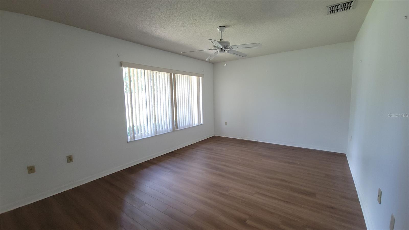 BREEZEWOOD VILLAGE CONDO PH 01-04 - Residential
