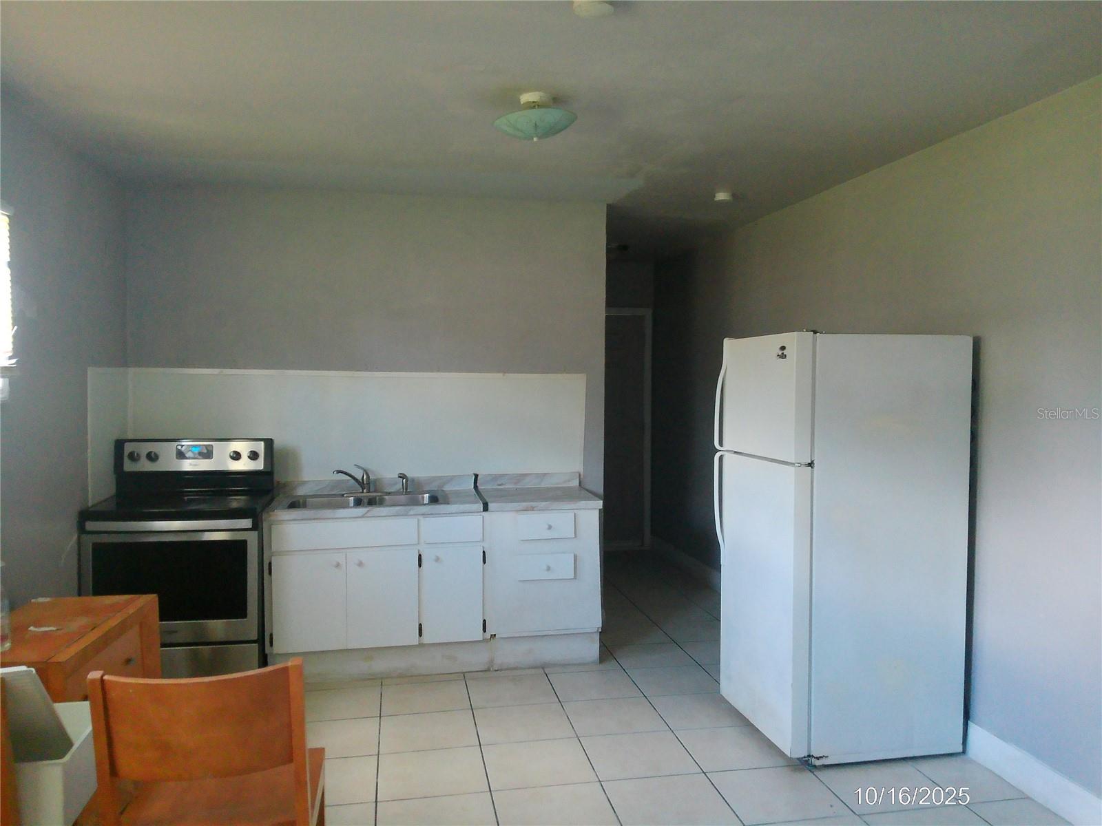 BONNIE SHORES SUB - Residential Lease