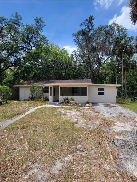 318 S MASSACHUSETTS AVENUE DELAND FL 32724