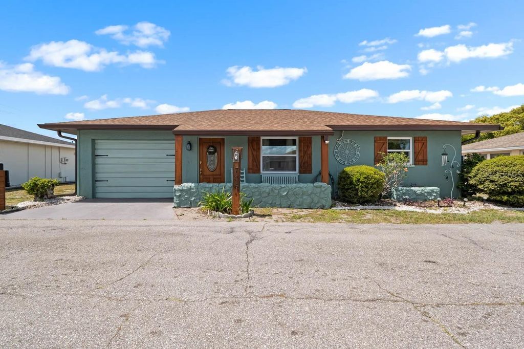 Photo of 706 W Brockton Place, Sun City Center, FL 33573 (MLS # TB8494426)