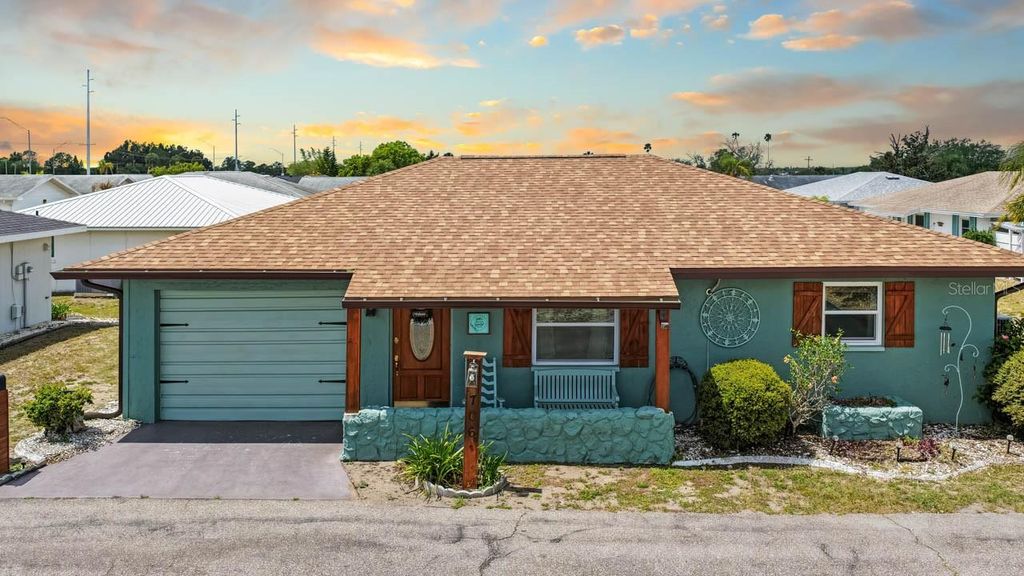 Photo of 706 W Brockton Place, Sun City Center, FL 33573 (MLS # TB8494426)