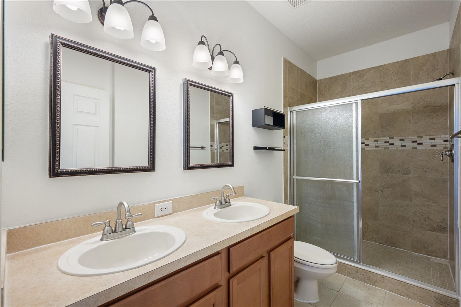 CHARTRES GARDENS - Residential