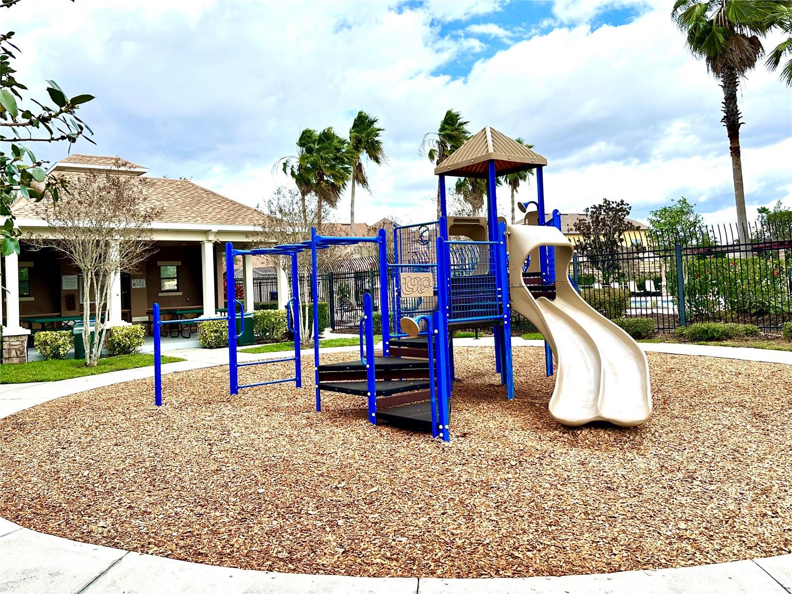 CHARTRES GARDENS - Residential