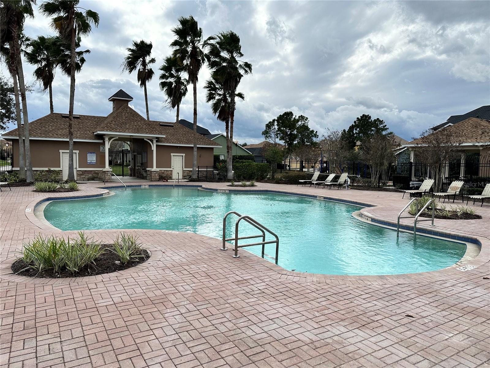 CHARTRES GARDENS - Residential