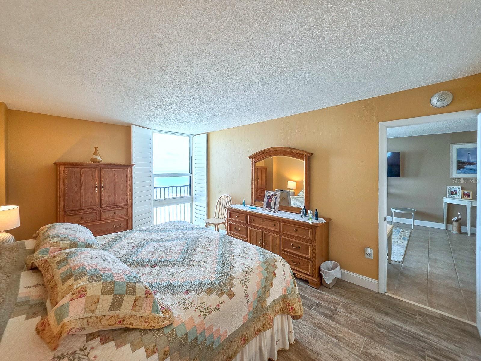 OCEANS ONE - Residential