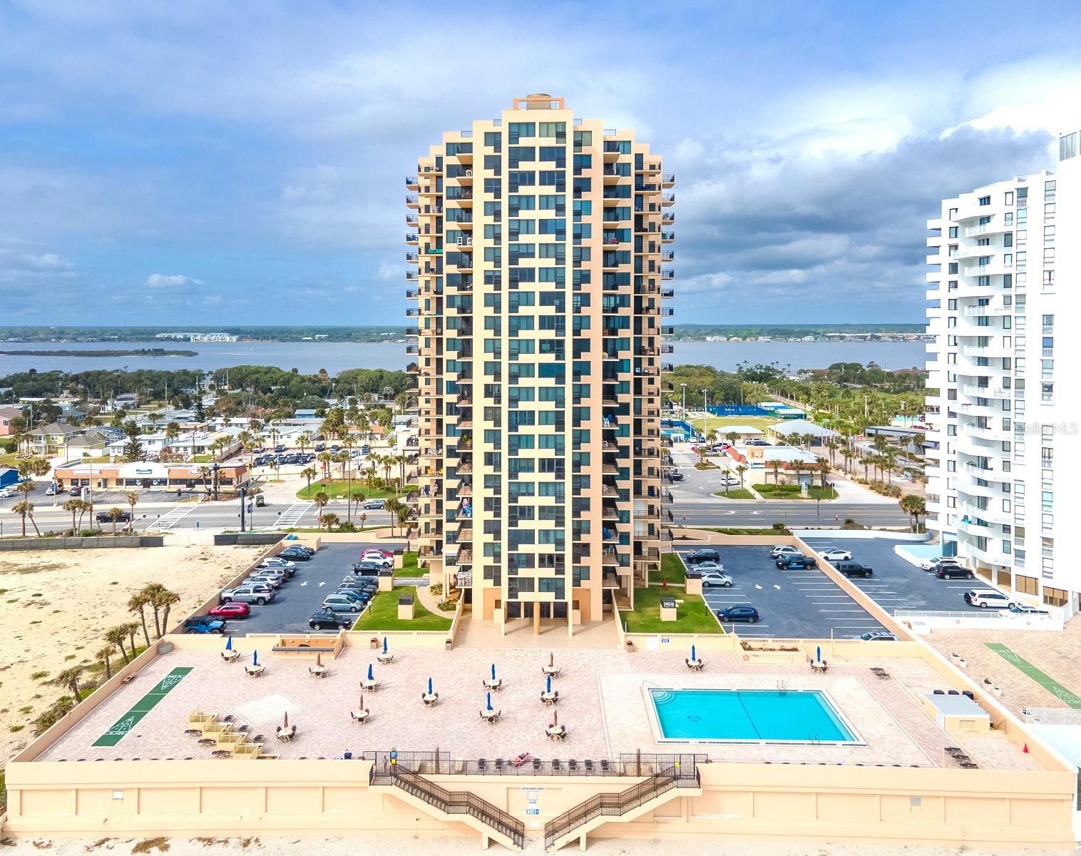 OCEANS ONE - Residential