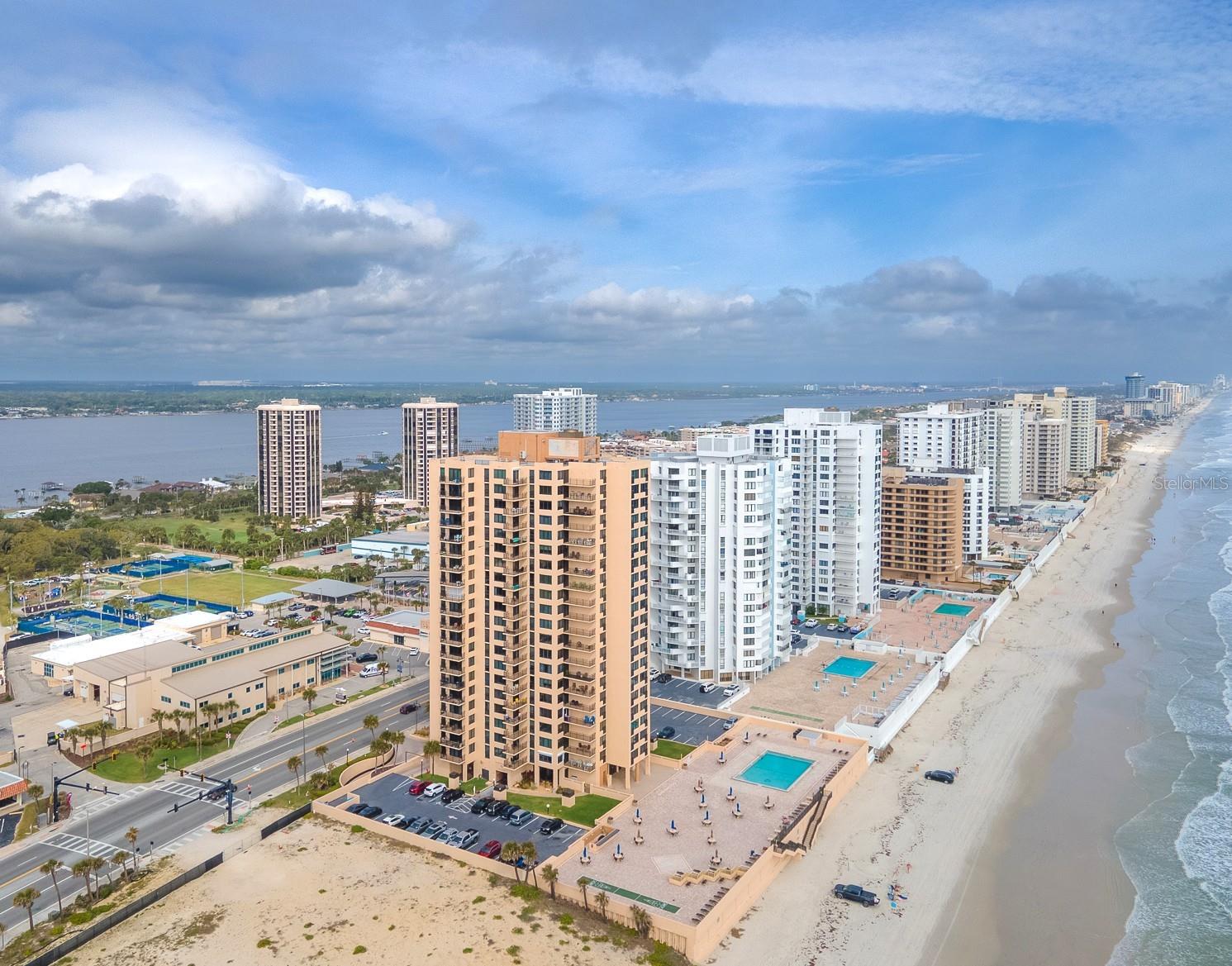 OCEANS ONE - Residential