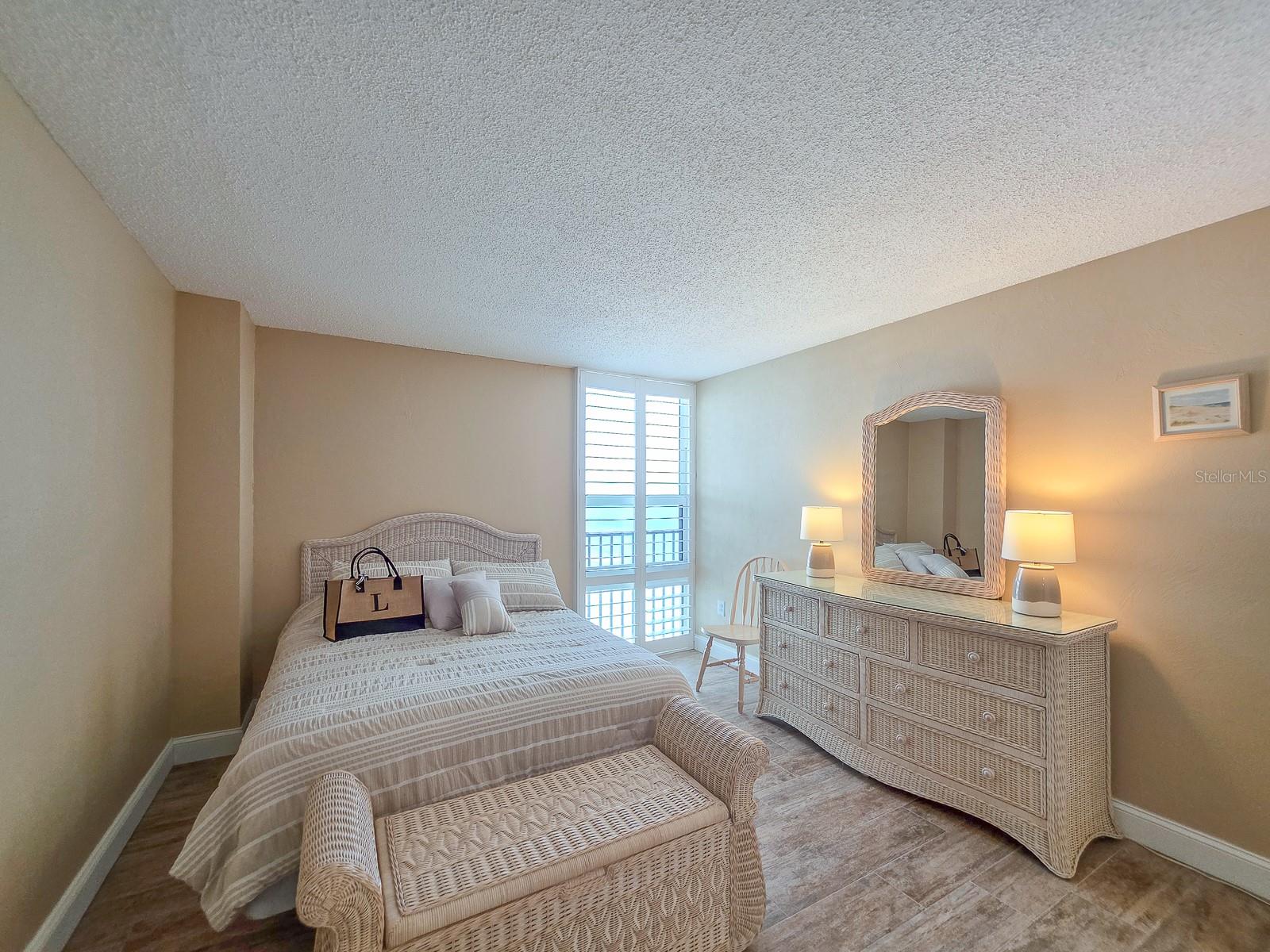 OCEANS ONE - Residential