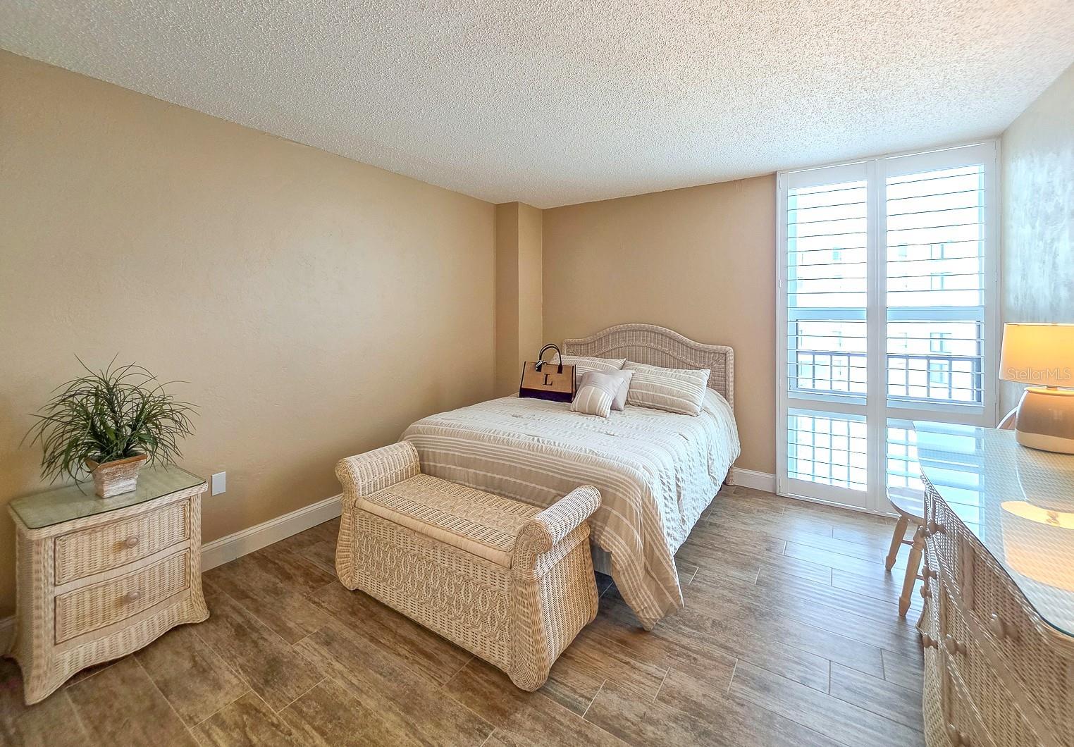 OCEANS ONE - Residential