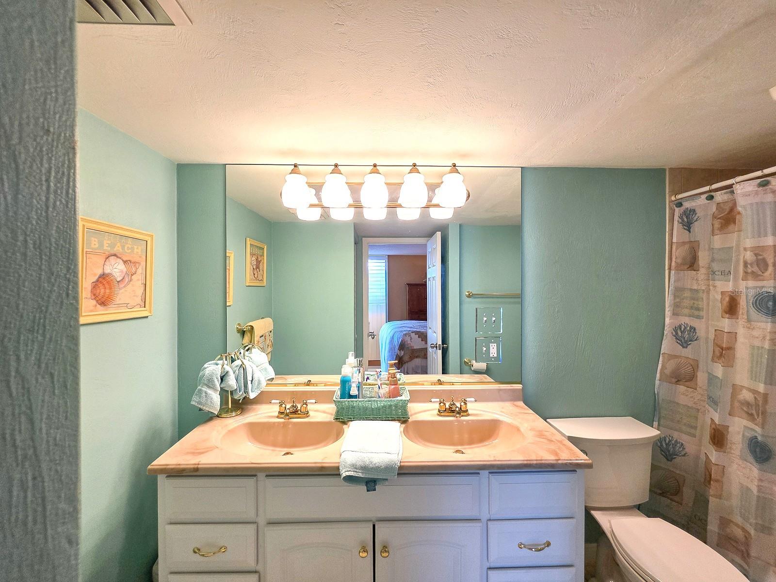 OCEANS ONE - Residential