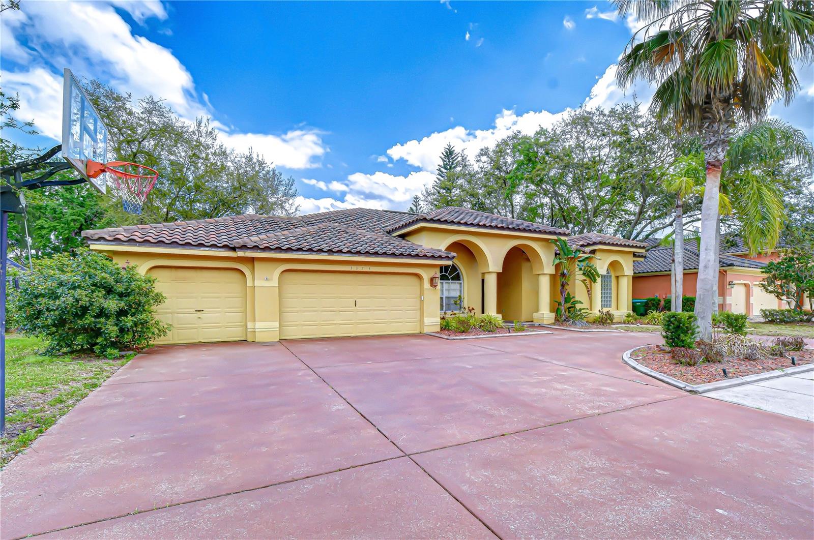 CRESCENT OAKS COUNTRY CLUB REGENCY PH 2 - Residential