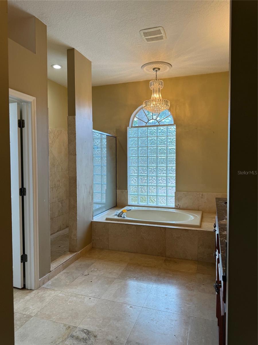 CRESCENT OAKS COUNTRY CLUB REGENCY PH 2 - Residential