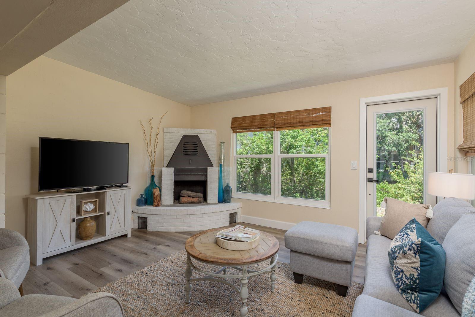 MARTHAS VINEYARD - Residential