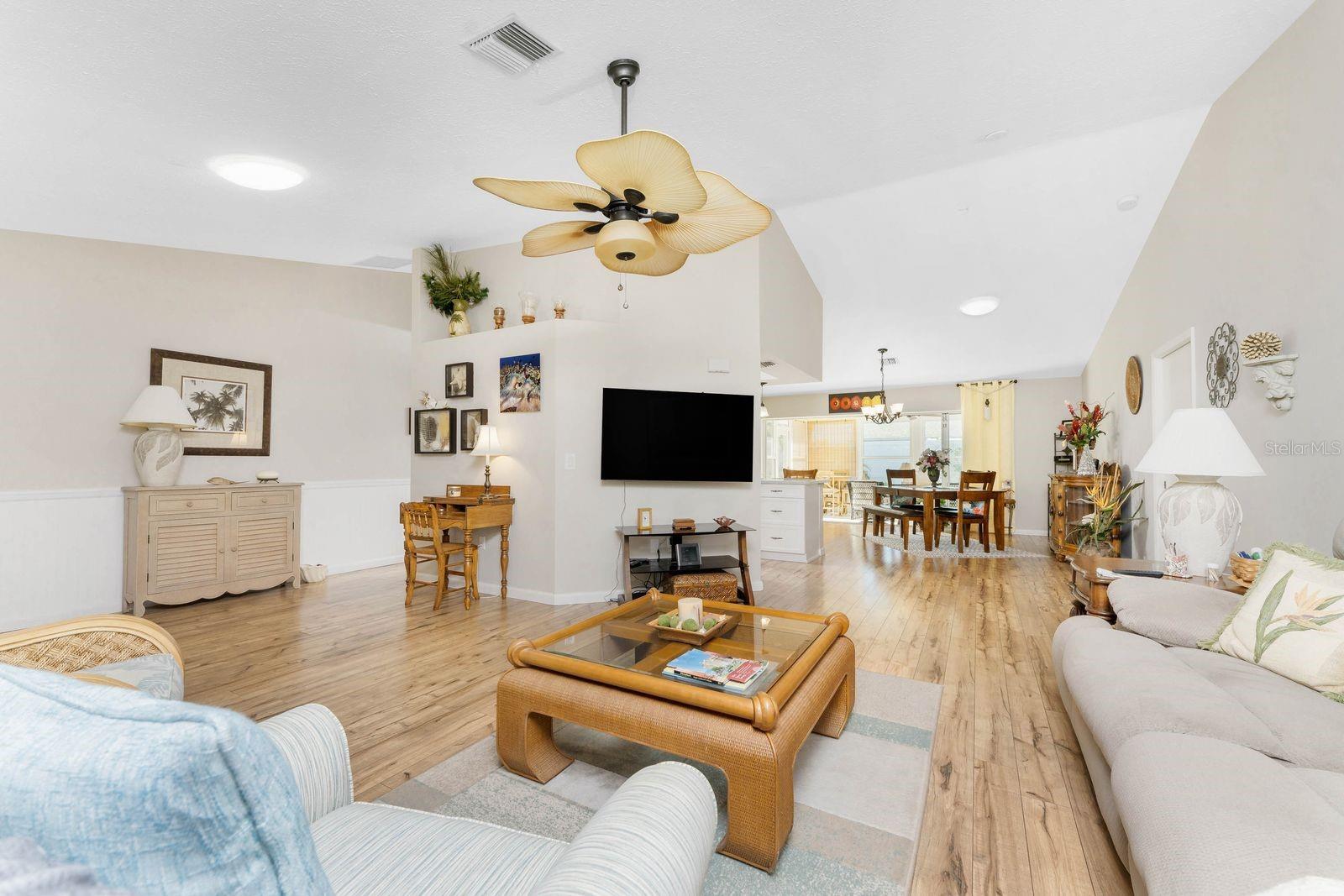 SOUTH VENICE - Residential