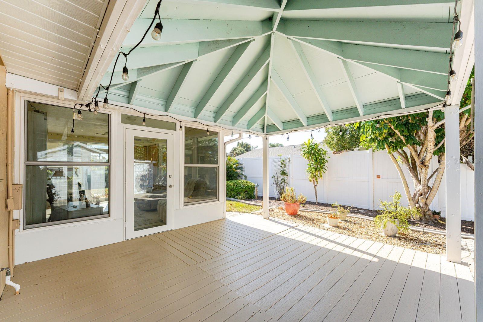 SOUTH VENICE - Residential