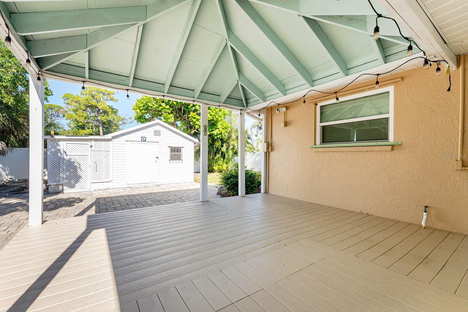 SOUTH VENICE - Residential