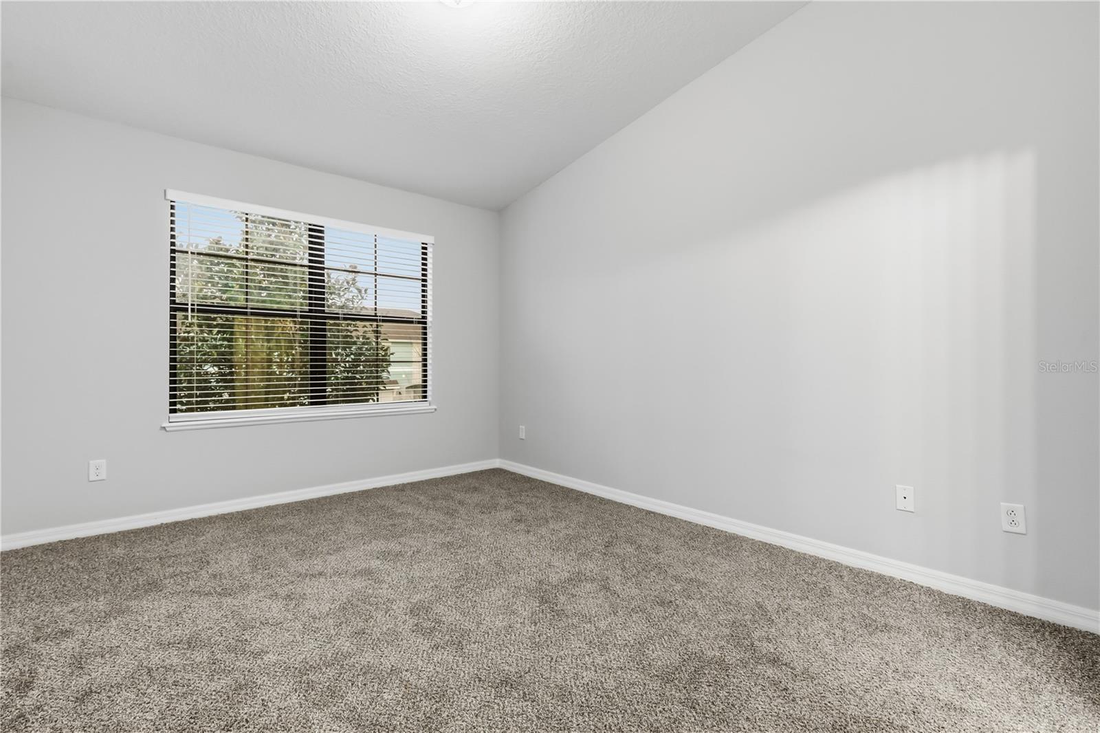 WINDSOR LAKE TWNHMS EAST - Residential