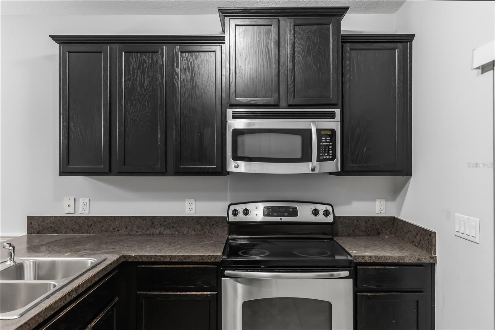 WINDSOR LAKE TWNHMS EAST - Residential