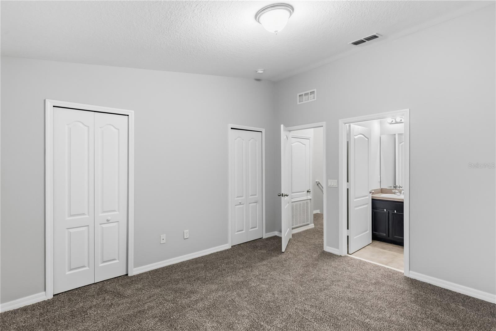 WINDSOR LAKE TWNHMS EAST - Residential